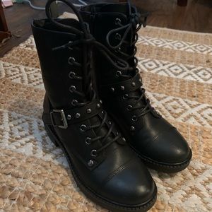 Black Guess by Guess combat boots size 6